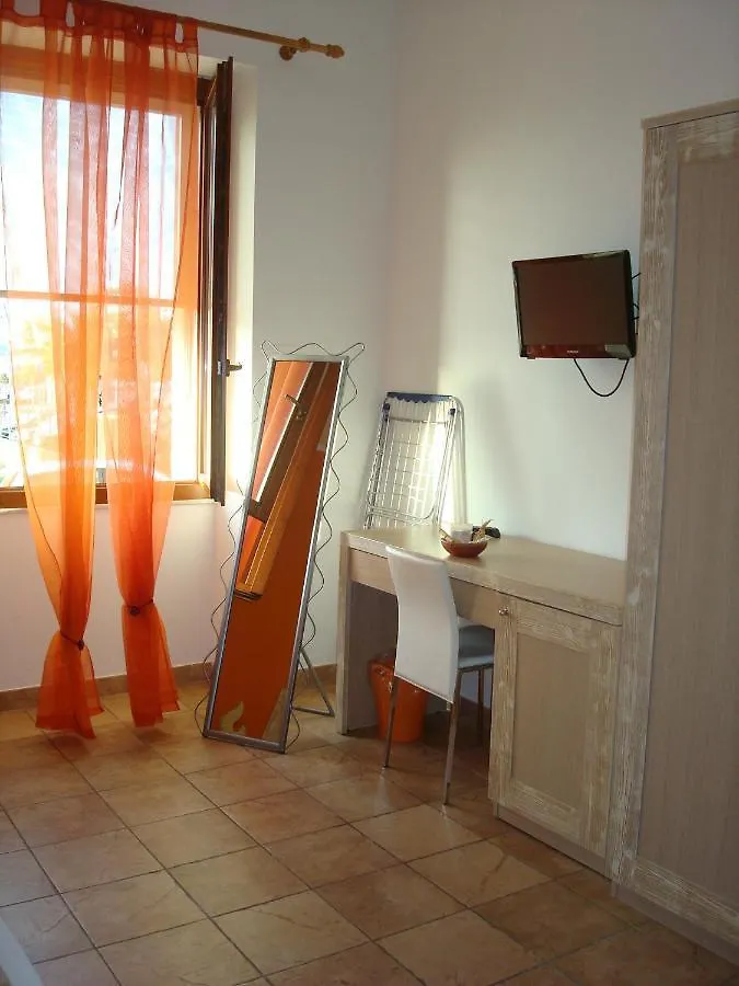Butterfly Accommodation Alghero 2*,