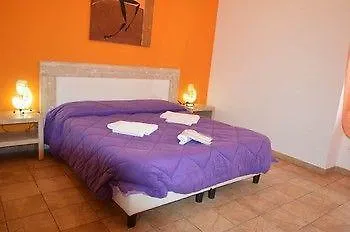 Butterfly Accommodation Alghero 2*,